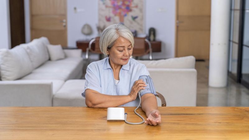 Huyết áp ở người cao tuổi có sự thay đổi và khác biệt tùy theo từng độ tuổi.jpg