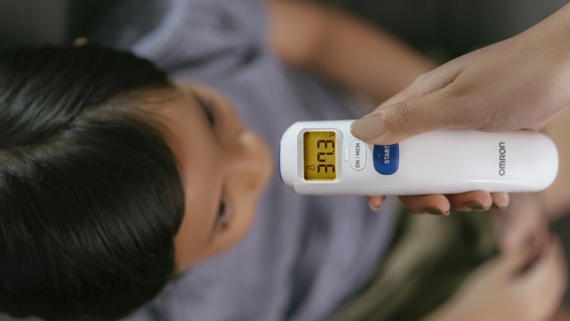 Nhiệt kế điện tử đo trán MC-720