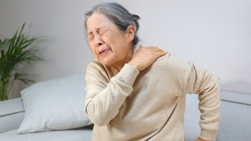 Ít vận động gây nhức mỏi cánh tay